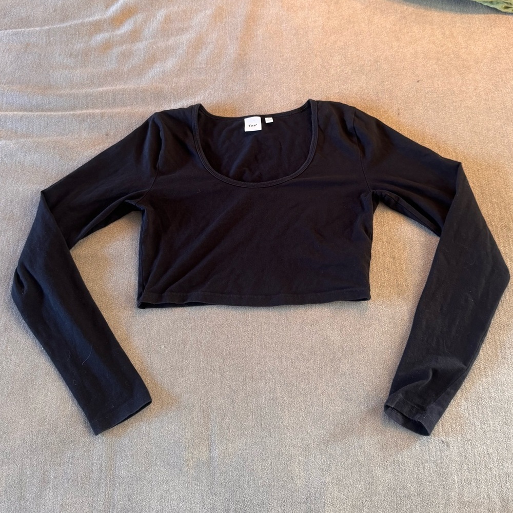 Aritzia TNA Black Cropped Long Sleeve